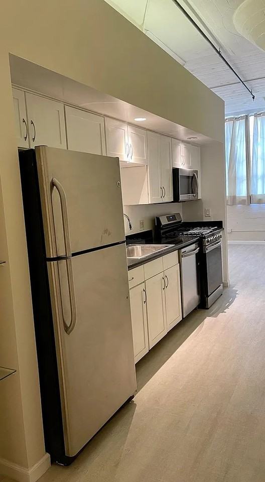 420 S San Pedro St #324 - Photo 3 of 11