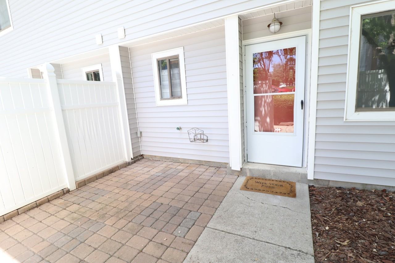 7283 Sandy Creek Dr - Photo 2 of 40