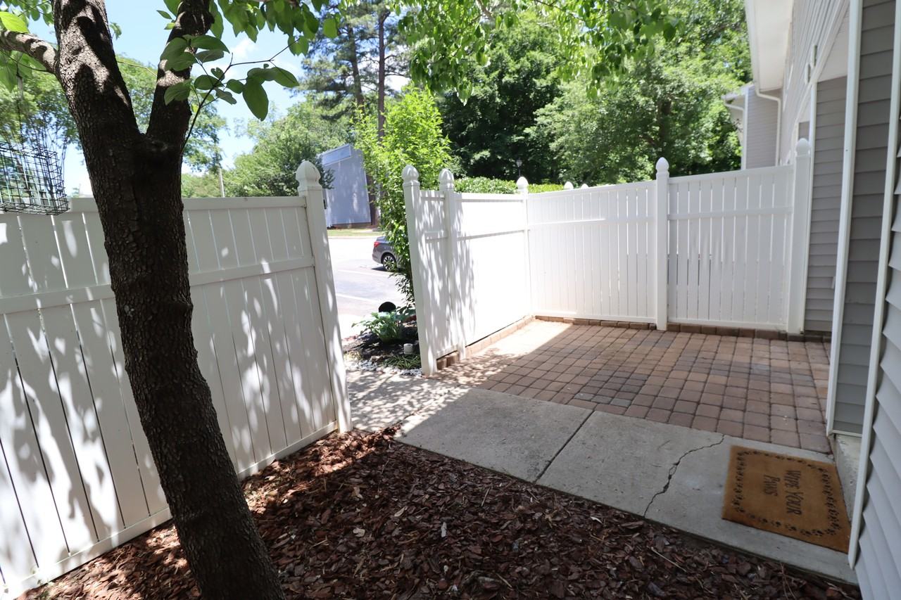7283 Sandy Creek Dr - Photo 3 of 40