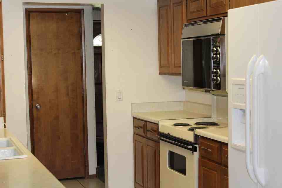 2020 E Orion St - Photo 4 of 17