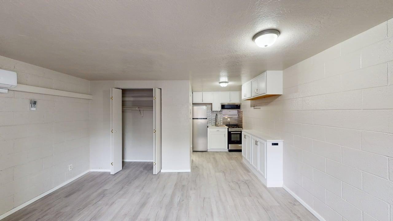 1611 Gold Ave Se - Photo 3 of 21