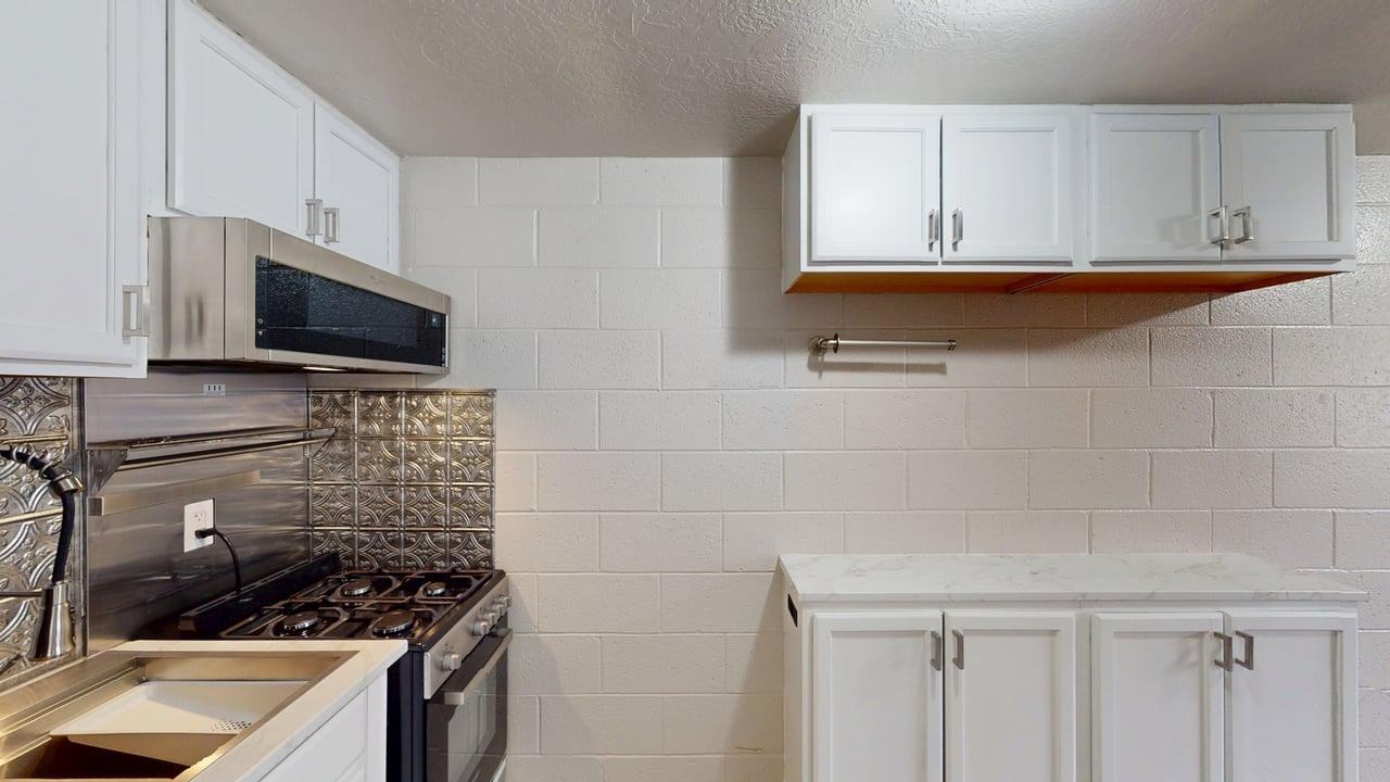 1611 Gold Ave Se - Photo 6 of 26