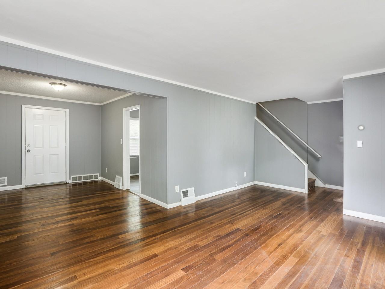 17181 Munich St - Photo 7 of 13