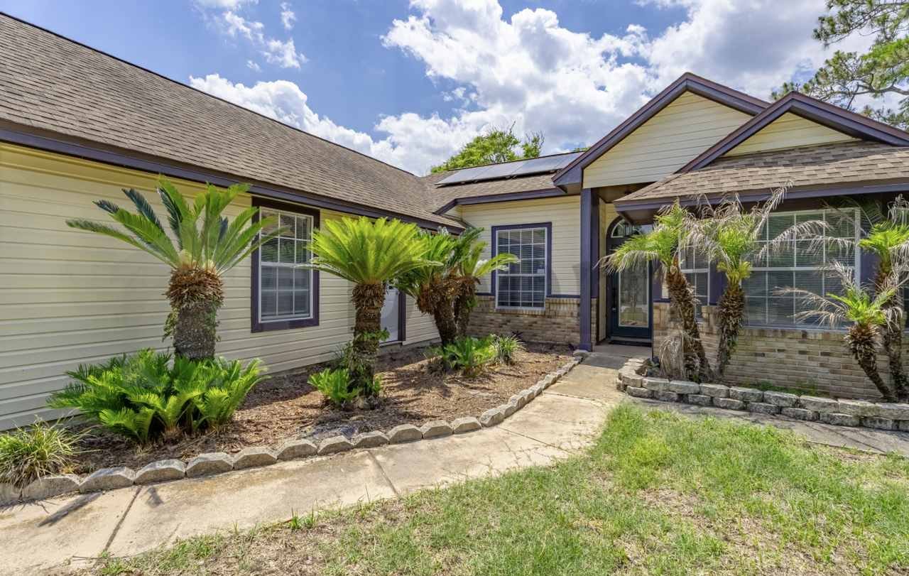 2162 Saint Martins Dr E - Photo 3 of 46