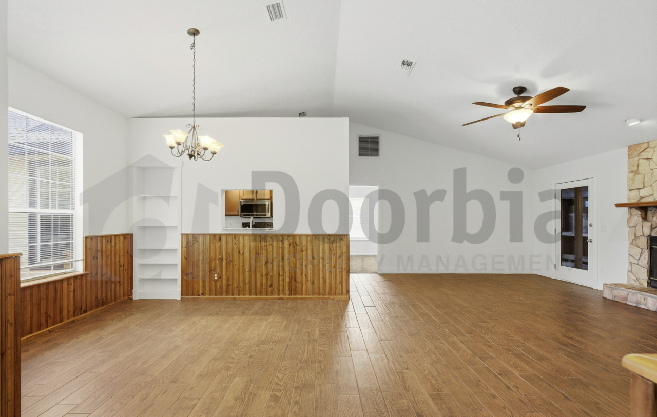 2162 Saint Martins Dr E - Photo 4 of 46