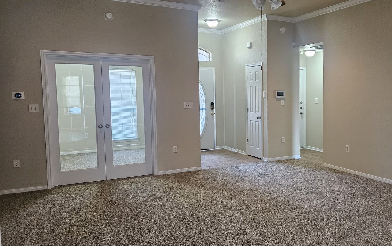 2415 Merle Dr - Photo 3 of 29