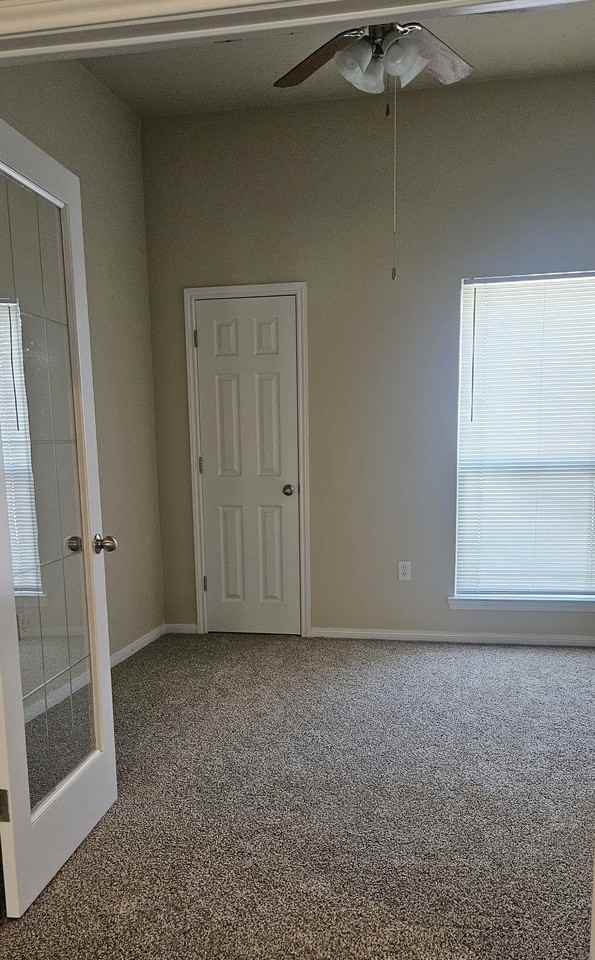 2415 Merle Dr - Photo 4 of 29
