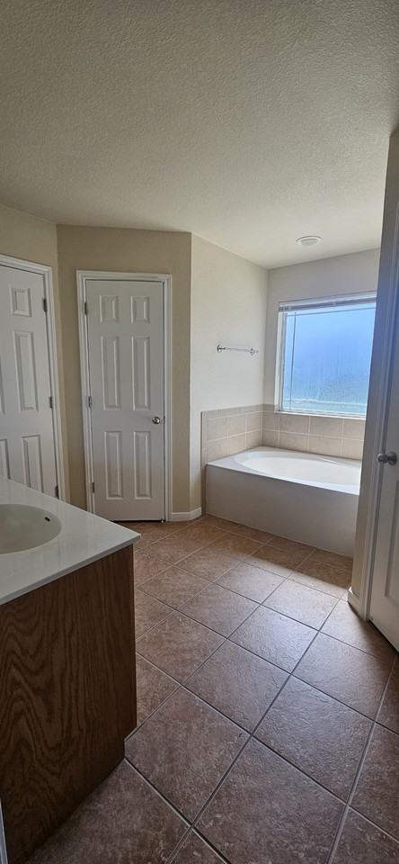 2415 Merle Dr - Photo 6 of 29