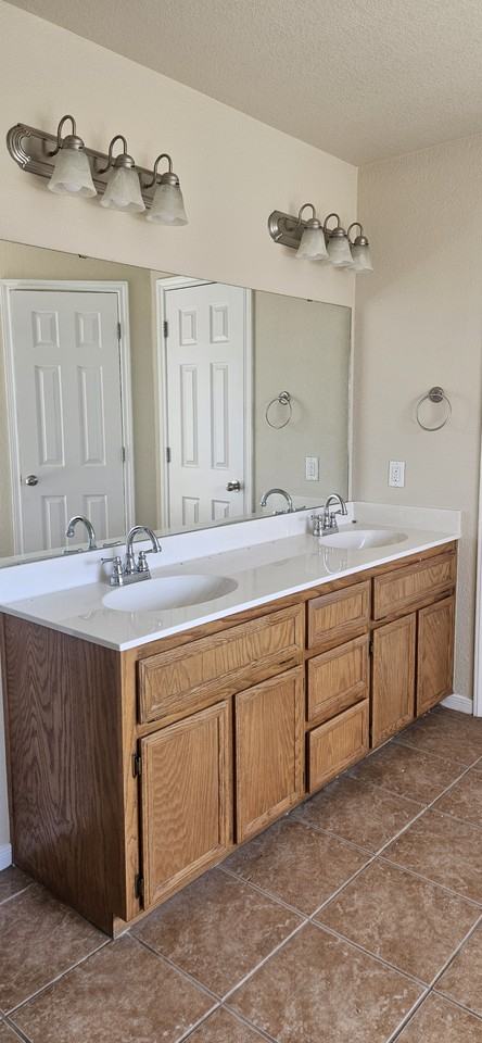 2415 Merle Dr - Photo 7 of 29