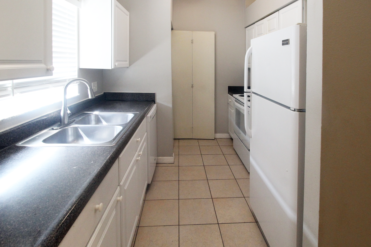 5523 Palmer Blvd - Photo 2 of 13