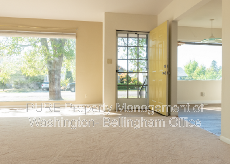 2720 Russell St - Photo 2 of 15