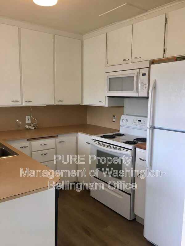 2720 Russell St - Photo 5 of 15