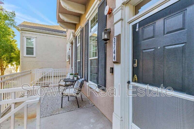 3744 Whitworth Dr - Photo 4 of 41