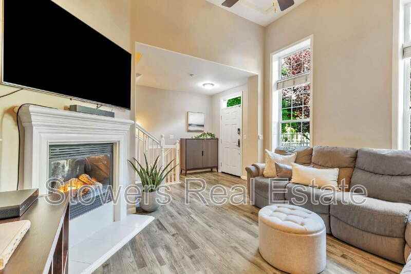 3744 Whitworth Dr - Photo 7 of 41