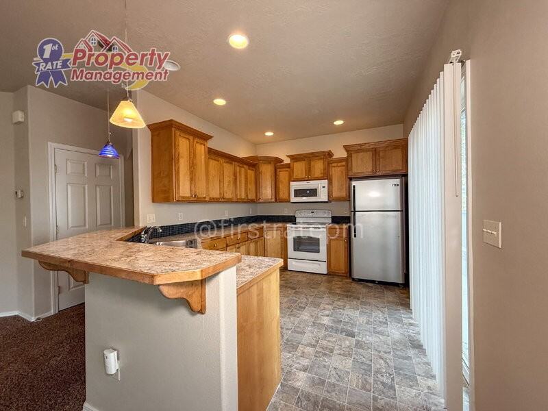 1681 S Cleveland St - Photo 7 of 11