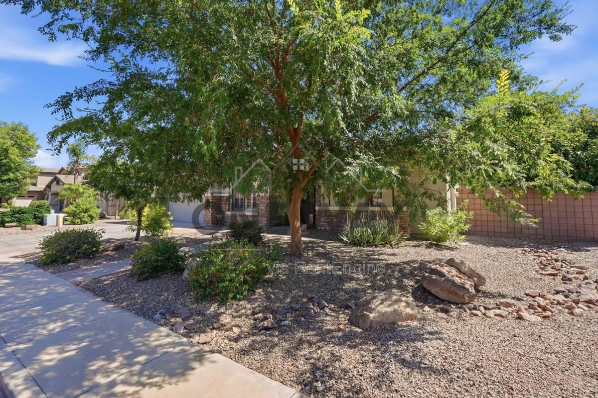 587 E Benrich Dr - Photo 3 of 10