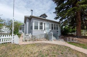 featured image of 506 E 7th St
