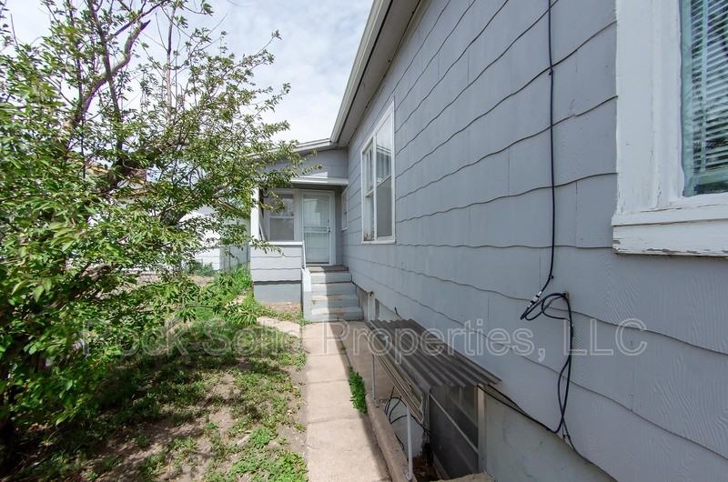 506 E 7th St - Photo 2 of 29