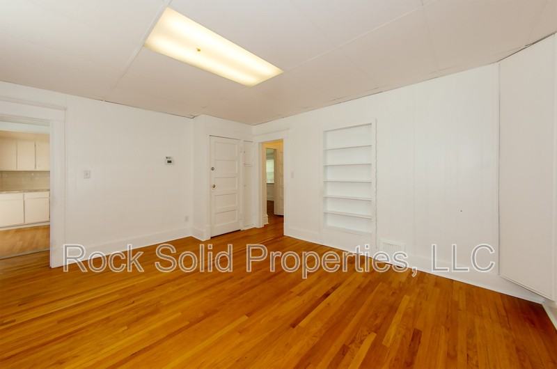 506 E 7th St - Photo 3 of 29