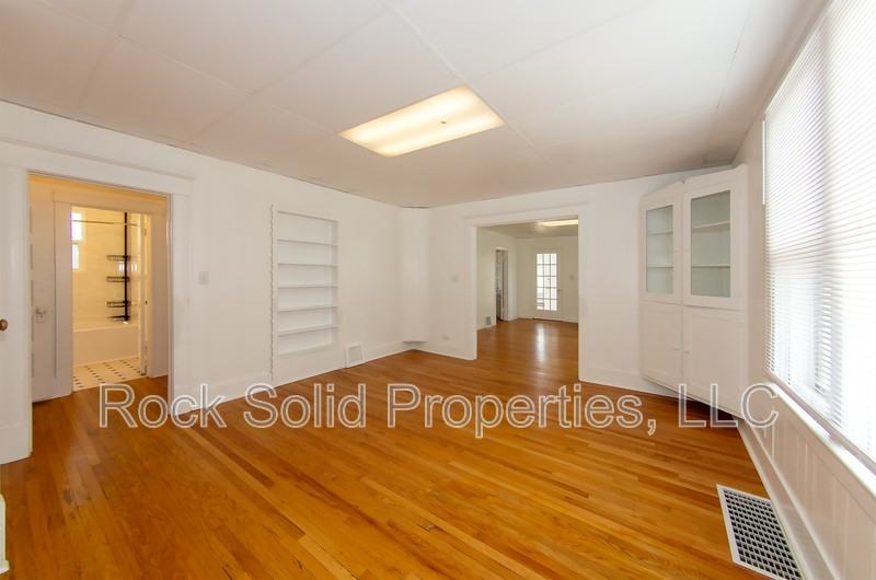 506 E 7th St - Photo 4 of 29