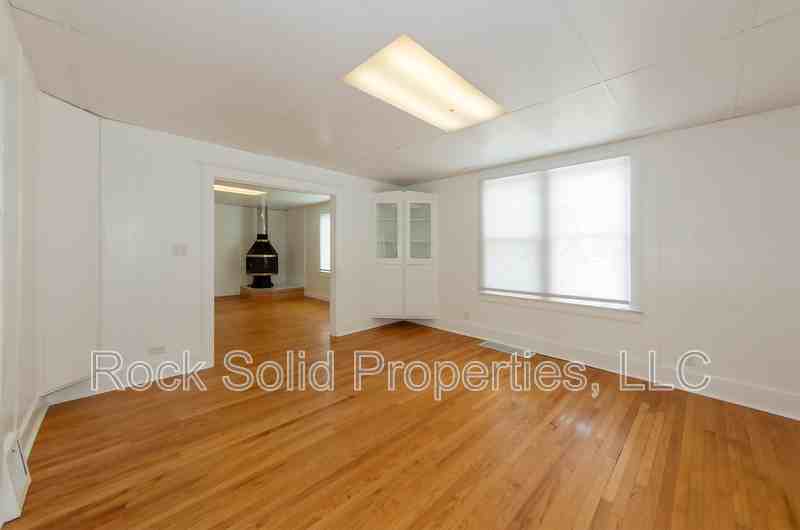 506 E 7th St - Photo 5 of 29
