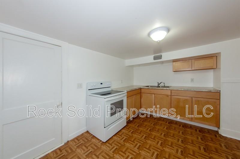 506 E 7th St - Photo 2 of 14