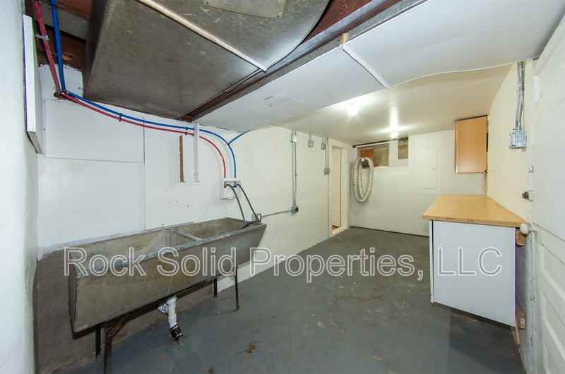 506 E 7th St - Photo 4 of 14