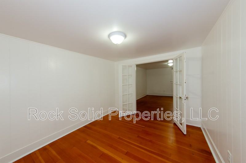 506 E 7th St - Photo 6 of 14
