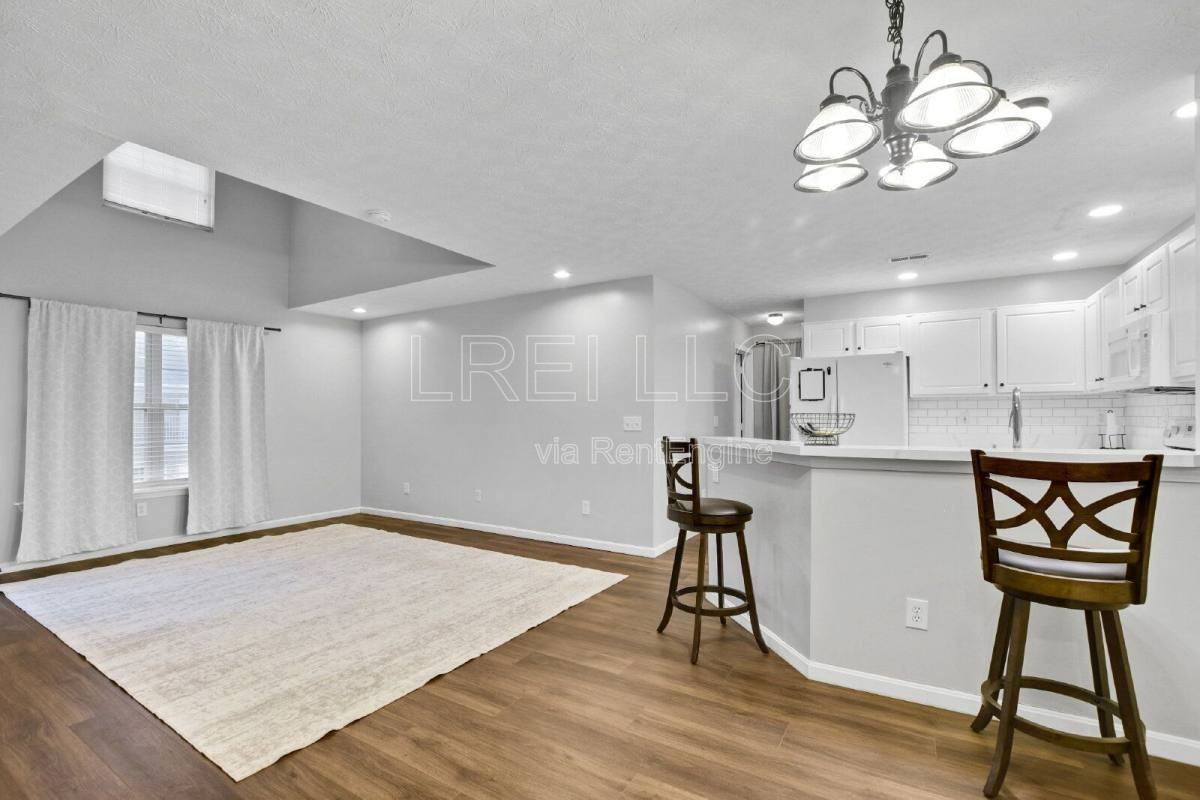 8439 Grand Trevi Dr - Photo 3 of 10