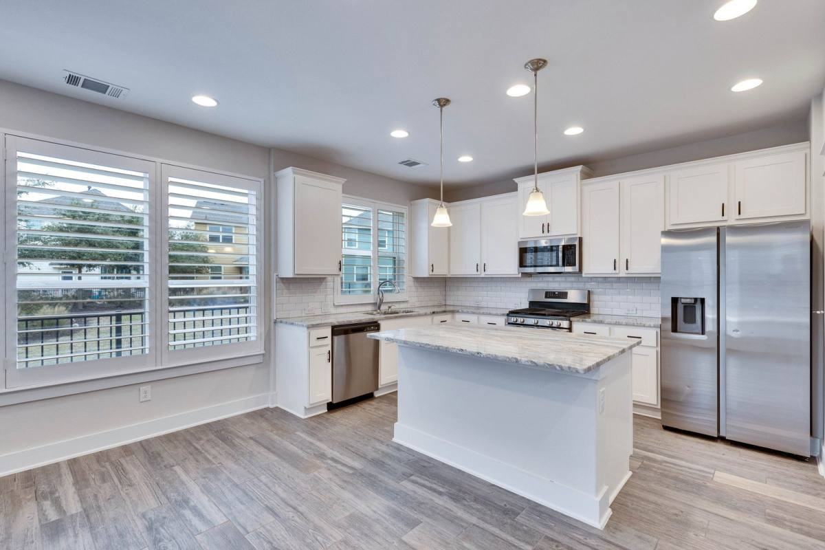 156 Alexander - Photo 3 of 10