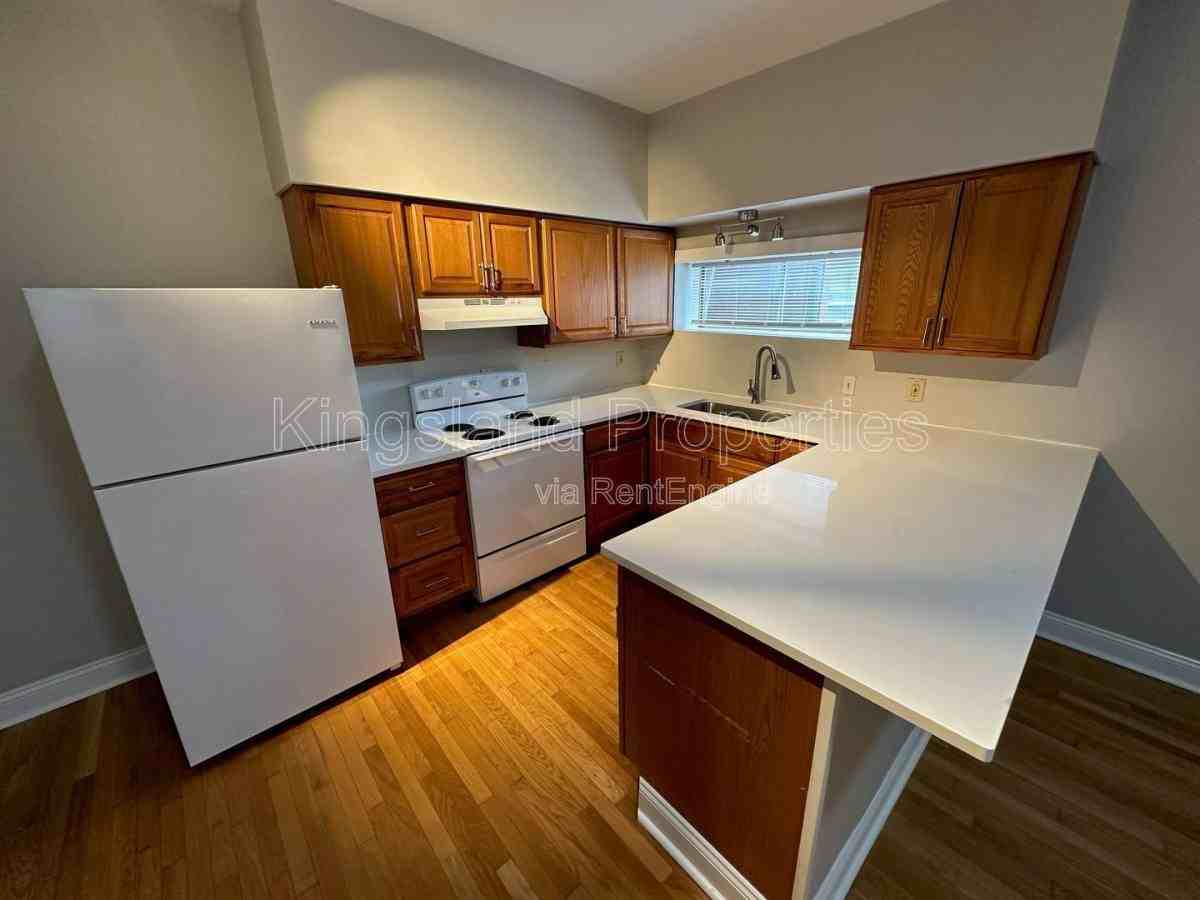 4250 Castleman Ave - Photo 2 of 10
