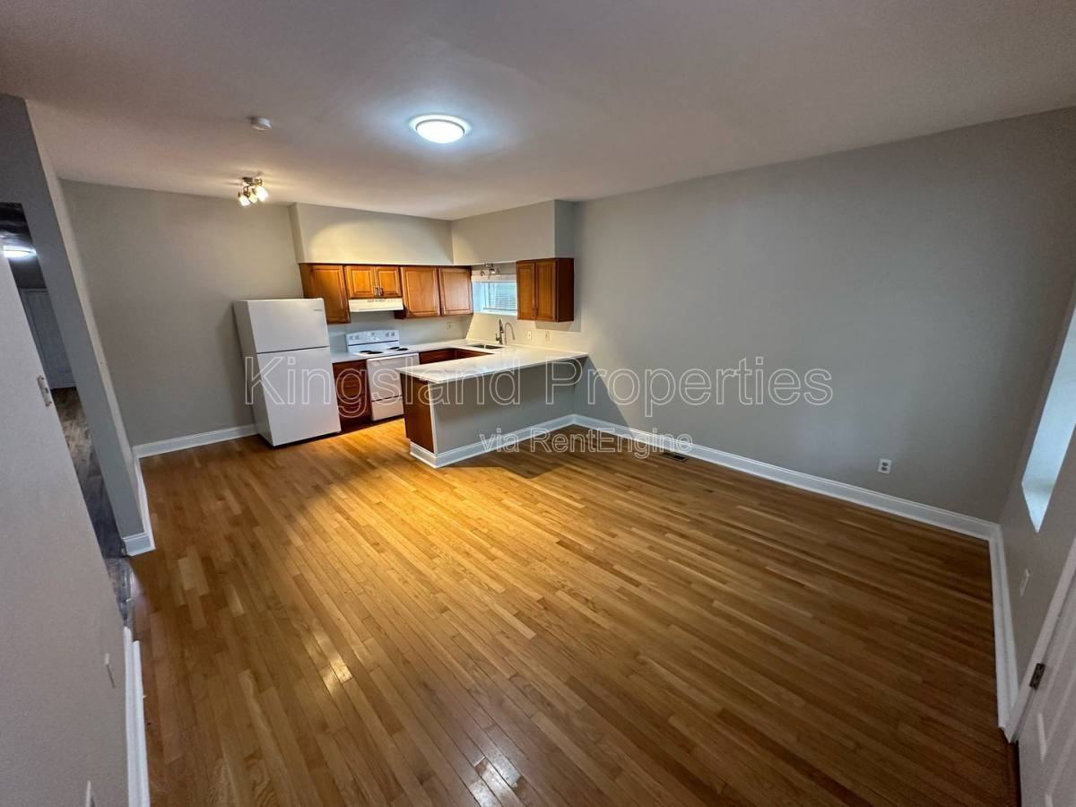 4250 Castleman Ave - Photo 3 of 10