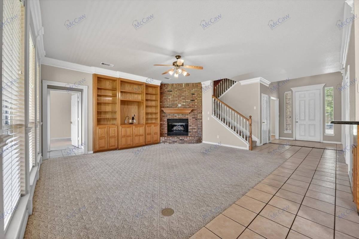 914 Dove Creek Trl - Photo 4 of 10