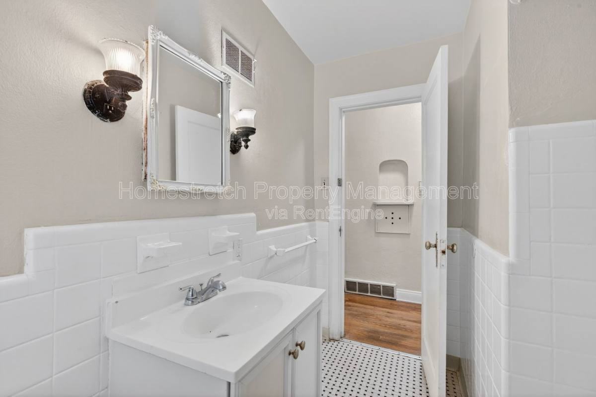 8817 Shady Grove Ave - Photo 2 of 10