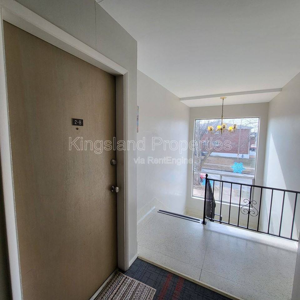 5353 Walsh St #2B - Photo 2 of 10
