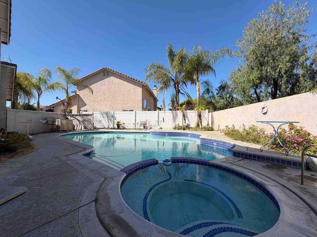 25052 Calle Viejo - Photo 3 of 10