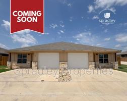featured image of 1051 Mason Dr Apt B #Apt B