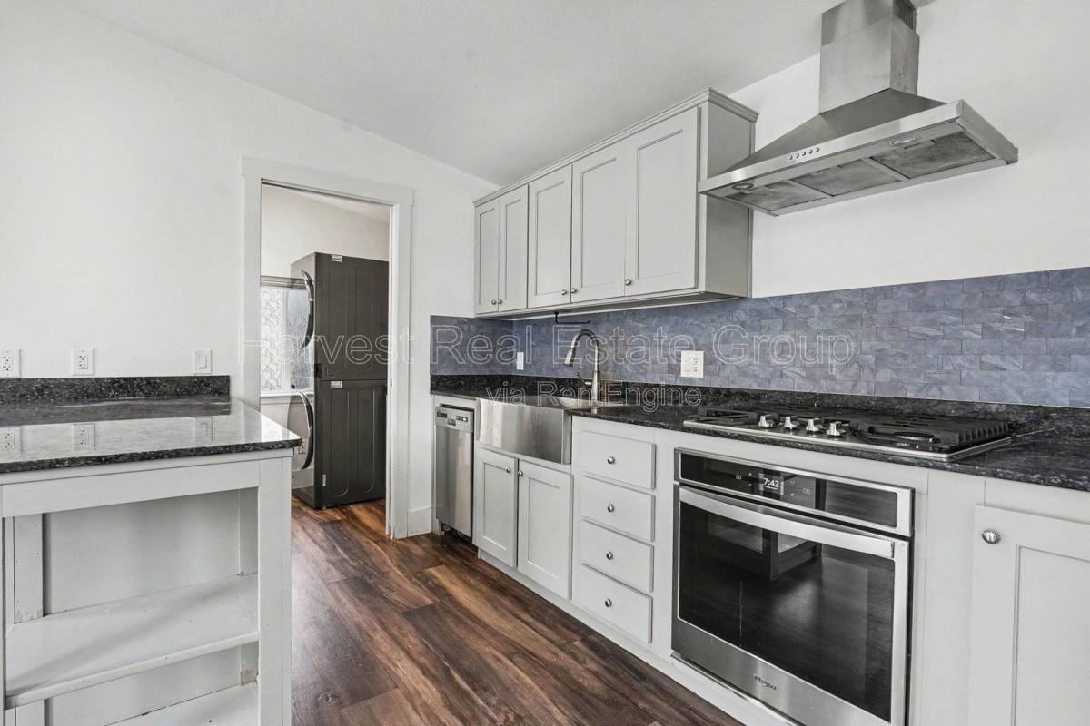 33158 7th St - Photo 3 of 10