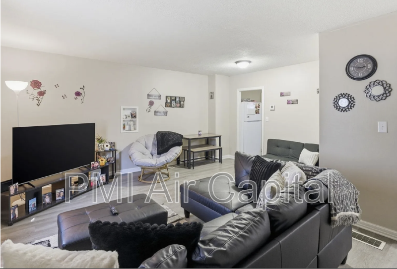 4910 E Gilbert St - Photo 3 of 9