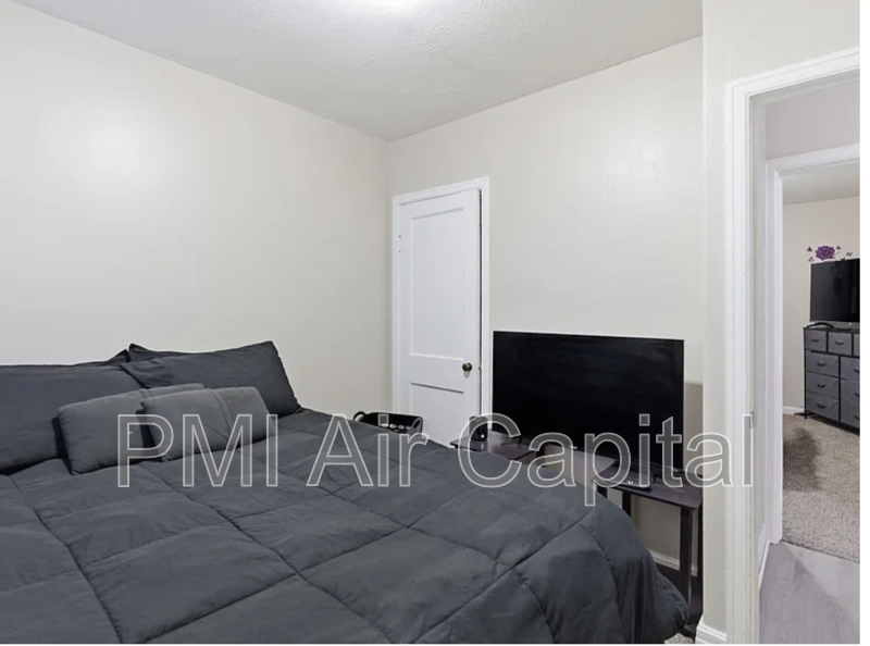 4910 E Gilbert St - Photo 6 of 9