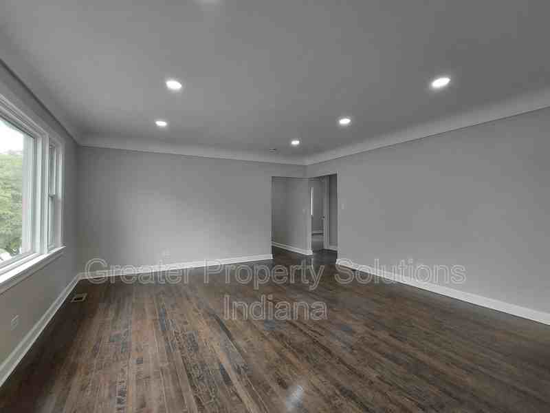 9605 Kennedy Ave - Photo 3 of 9