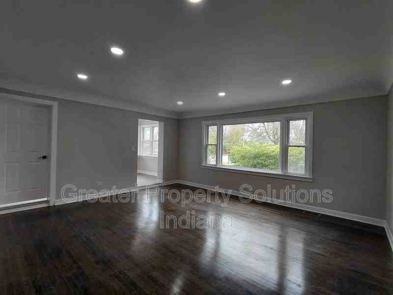 9605 Kennedy Ave - Photo 6 of 9