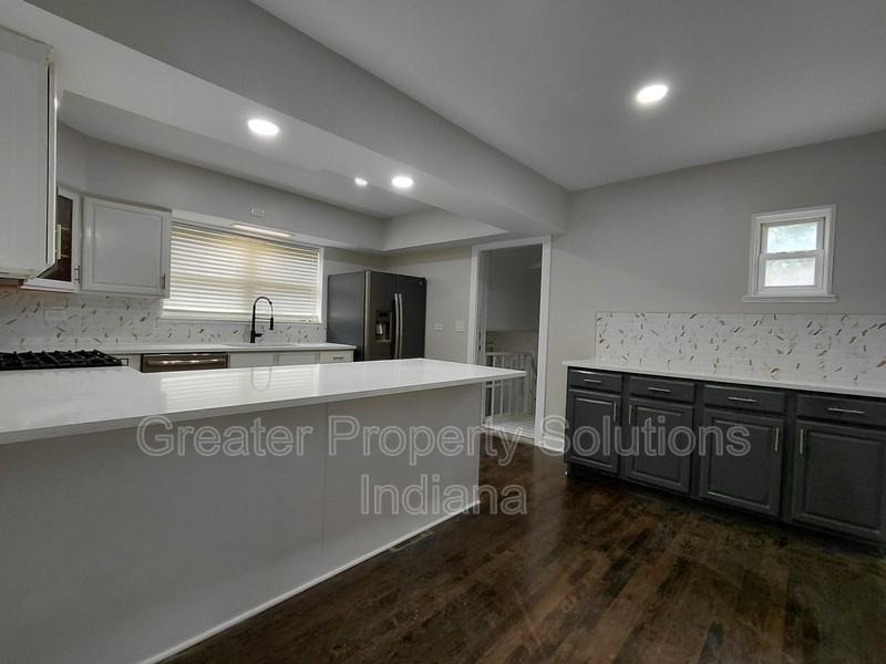 9605 Kennedy Ave - Photo 7 of 9