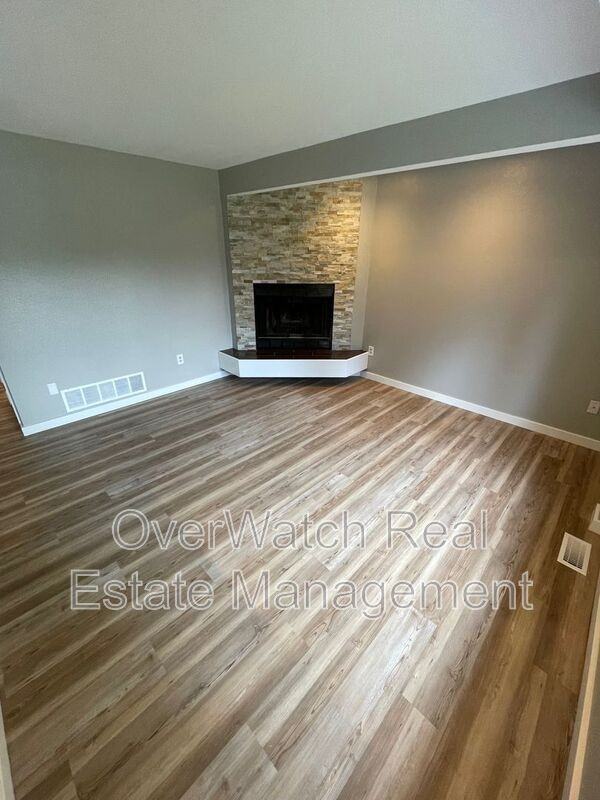 6131 Prosperity Dr - Photo 4 of 13