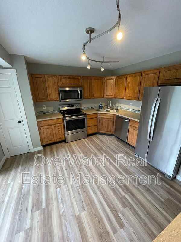 6131 Prosperity Dr - Photo 5 of 13