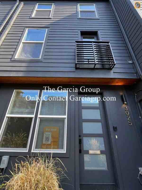 3025 Se Division St - Photo 3 of 42