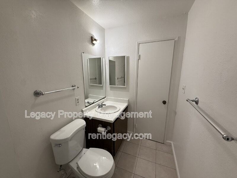 2125 Northwood Cir #D - Photo 6 of 11