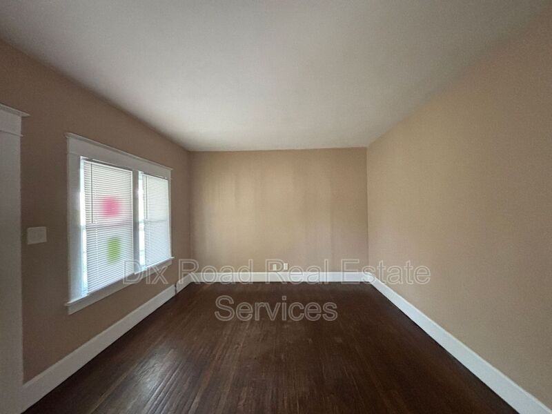 2310 S Sutphin St - Photo 4 of 21