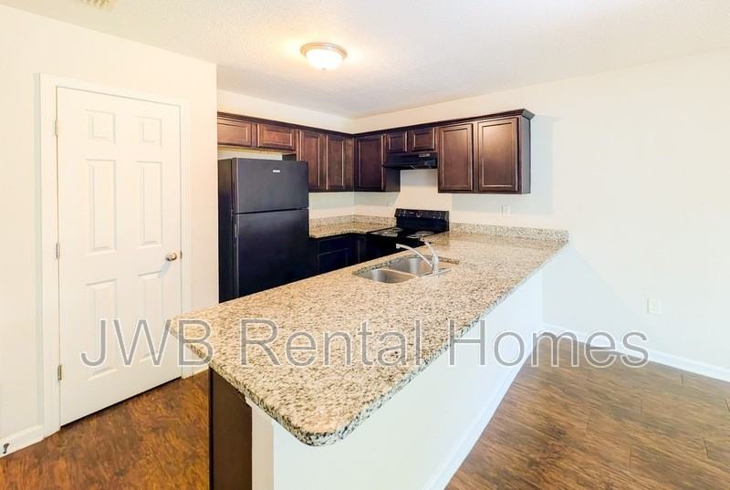 1933 Dean Rd - Photo 2 of 18