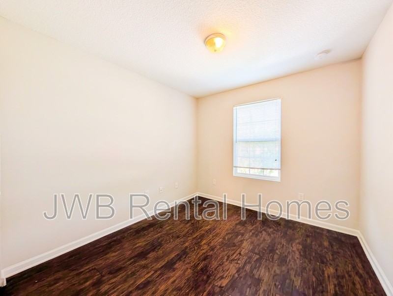 1933 Dean Rd - Photo 5 of 18